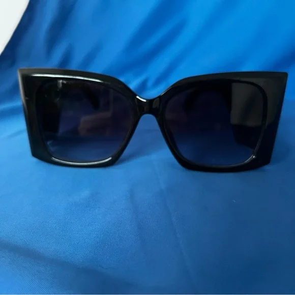 Yves Saint Laurent Black Glossy Sunglasses - Picture 9 of 10